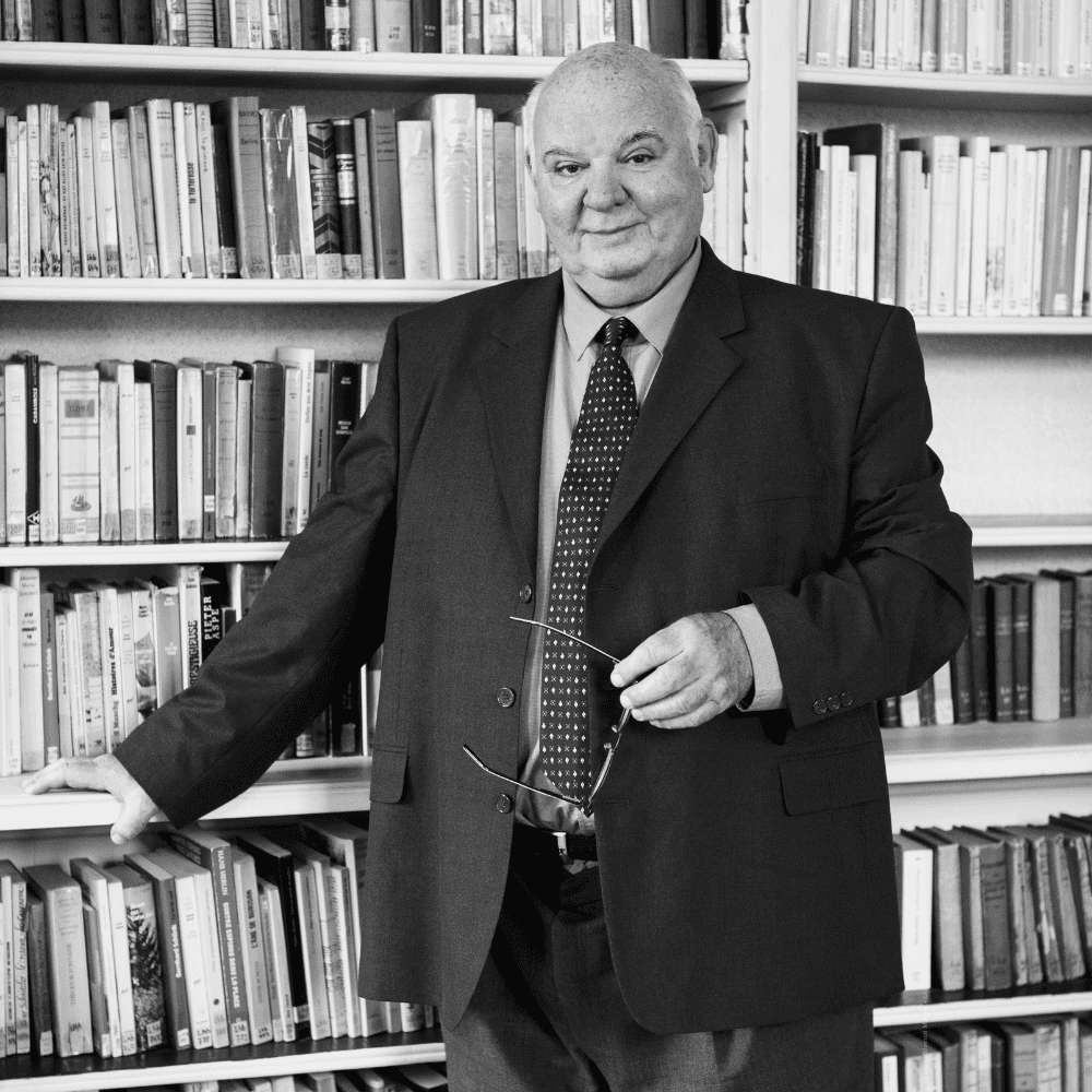 Michel Pastoureau - Frédérique Lachaud, au fil de l’Angleterre médiévale Michel Pastoureau, enseignant-chercheur et historien français. Connue pour ses travaux autour de l’héraldique, de la sigillographie et du symbolisme des couleurs.