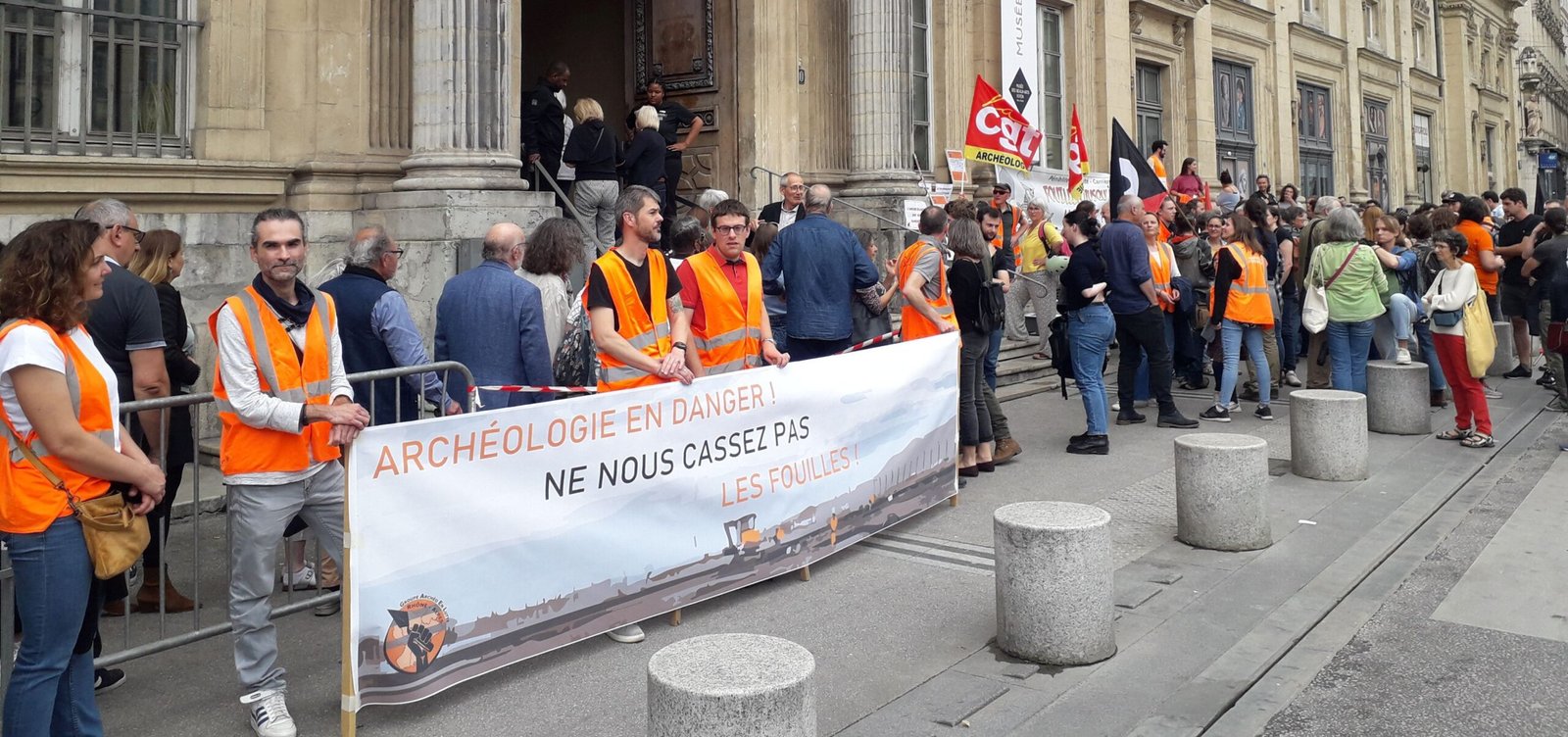 Mobilisation archéologues Lyon 2025 - Matthieu Poux interview Mobilisation des archéologues à Lyon contre la loi de simplification le 12 juin 2025